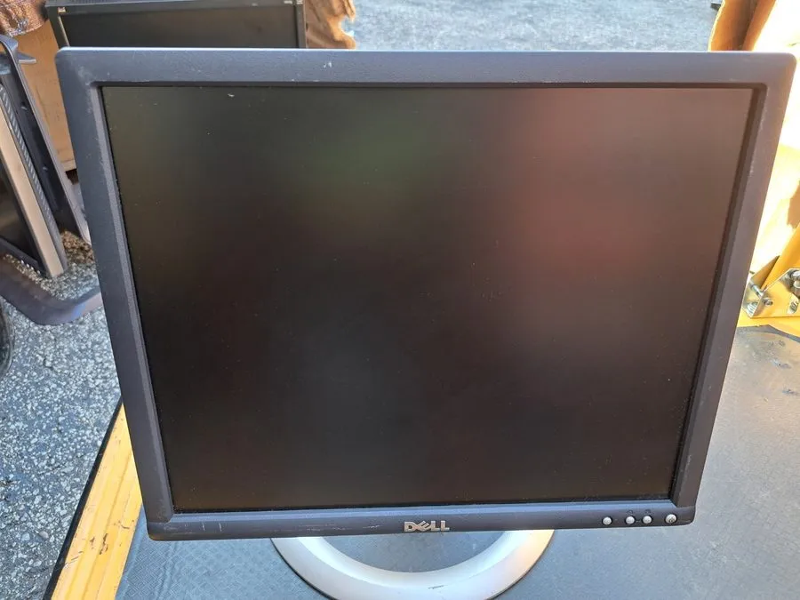 Монитор Dell UltraSharp 17" Monitor 1280×1024 VGA DVI (1703FPT) w/ Power Cord, V — фото лота 1