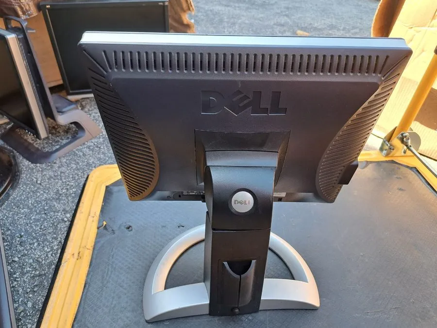 Монитор Dell UltraSharp 17" Monitor 1280×1024 VGA DVI (1703FPT) w/ Power Cord, V — фото лота 2