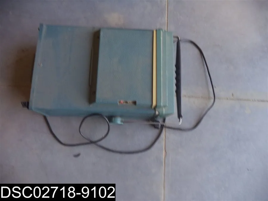 Осциллограф TekTronix 465B 100MHZ 2 Channel Oscilloscope W/ Pouch