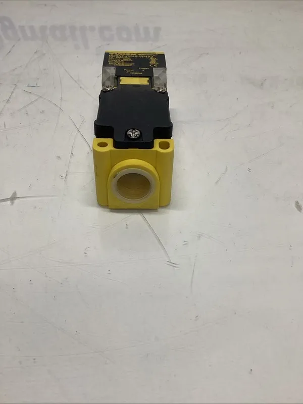 Датчик приближения Turck Proximity Switch Sensor Ni20NF-CP40-VP4X2 K-944 — фото лота 2