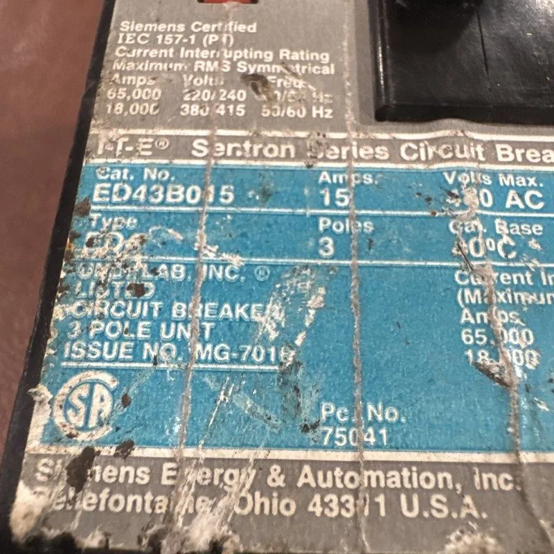Автоматический выключатель SIEMENS SENTRON SERIES 15 AMP CIRCUIT BREAKER 3P 480 