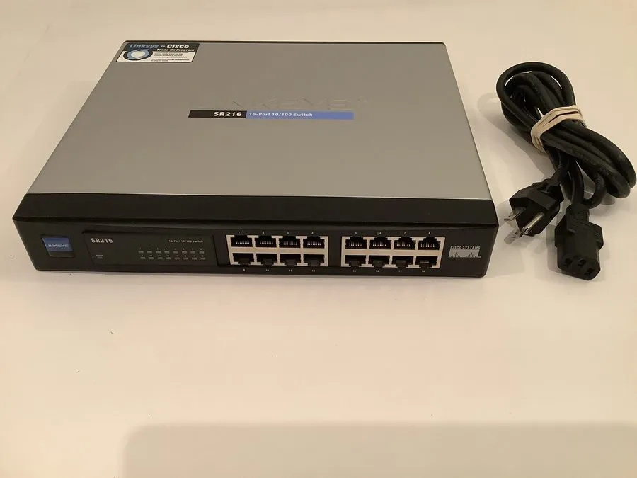 Коммутатор CISCO SYSTEMS SR216 LINKSYS 16 PORT 10/100 SWITCH 115 VAC