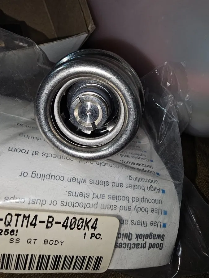 Фитинг Swagelok SS-QTM4-B-400K4 Stainless Quick Connect Fitting 1/4in Tube QT Bo — фото лота 2