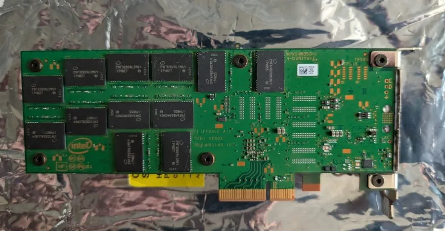 SSD-накопитель Intel DC P4600 2.0TB PCIe 3.1 x4 NVMe Enterprise SSD AIC HHHL SSD