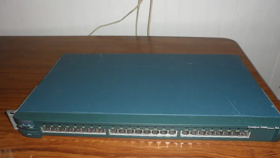 Коммутатор Cisco WS-C2924-XL-A Catalyst 2900 SERIES XL 24-Port 10/100 Network Sw