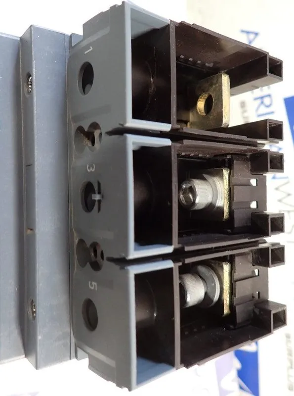 Автоматический выключатель Siemens 3VA6 Breaker 3VA6210-5HN31-0AA0 3P 100A 35kA  — фото лота 4