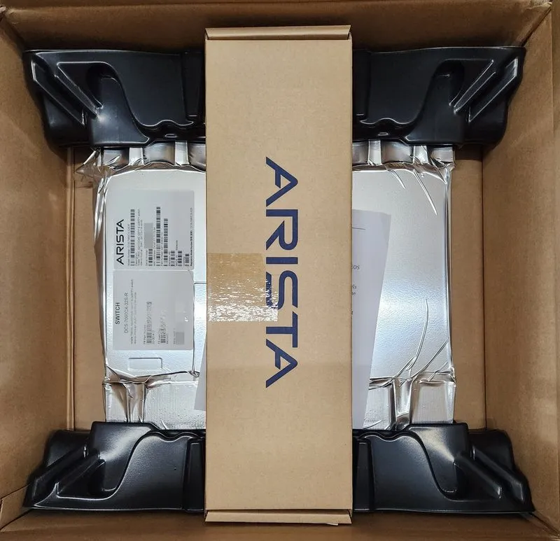 Коммутатор ARISTA DCS-7060CX-32S-R 32x 100GbE QSFP28 & 2x10G SFP+ Switch 2xPSU — фото лота 1