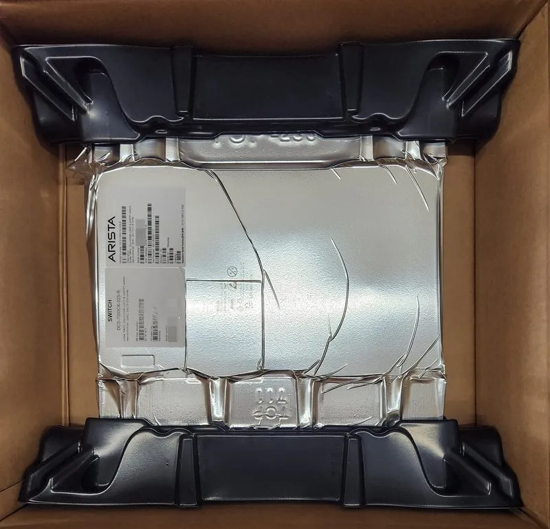 Коммутатор ARISTA DCS-7060CX-32S-R 32x 100GbE QSFP28 & 2x10G SFP+ Switch 2xPSU — фото лота 2