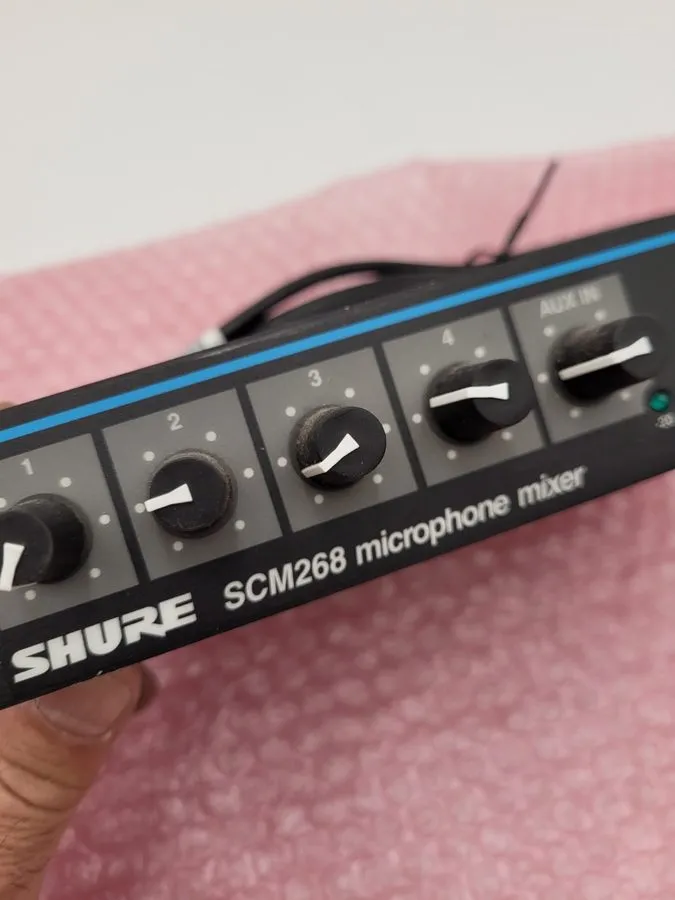 Микшерный пульт Shure SCM268 4 Channel Microphone Mixer Black