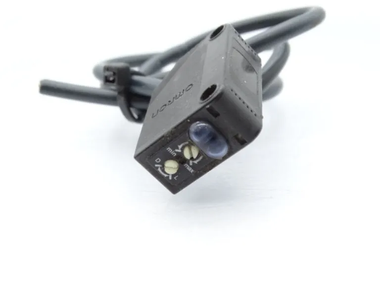 Фотоэлектрический датчик Omron E3Z-T81-D Photoelectric Sensor Switch