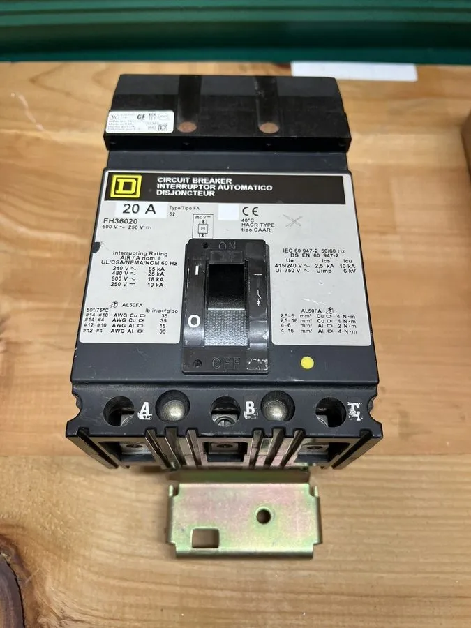 Автоматический выключатель SQUARE D FH36020 20 amp 600 volt I line Circuit Break