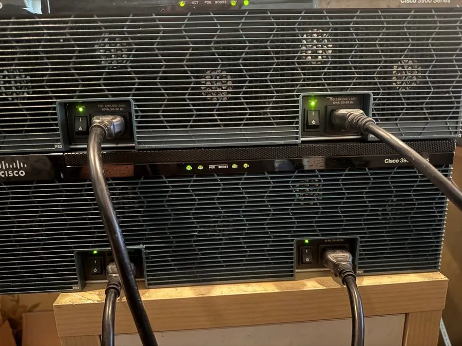 Коммутатор CISCO Router C3945E-VSEC/K9 C3900-SPE250/ K9 2x PWR-3900-AC 157-3.M8.
