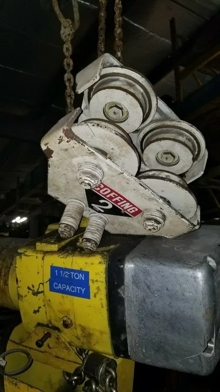 Таль Yale 2 Ton Electric Chain Hoist Model #KEL2-10H15/3.75S2 & Coffing Trolley  — фото лота 1