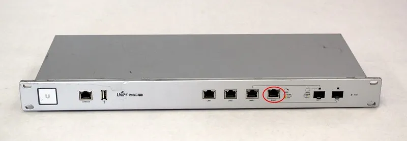 Коммутатор Ubiquiti Networks USG-PRO-4 UniFi Security Gateway Access Point PRO