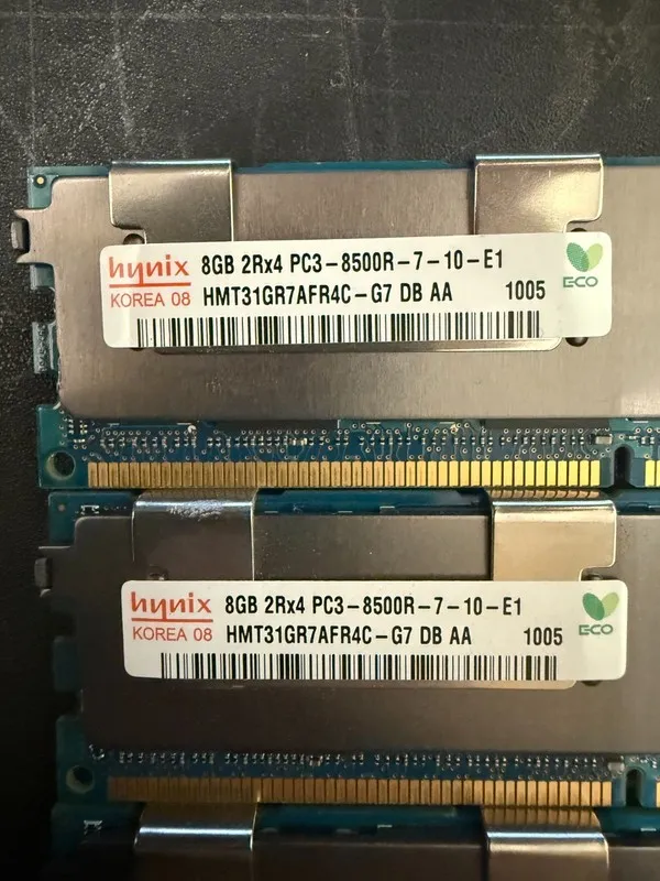 Модуль памяти SK Hynix 8GB 2Rx4 DDR3-1066 ECC RDIMM HMT31GR7AFR4C-G7 — фото лота 1