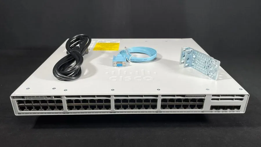 Коммутатор Cisco C9300L-48P-4X-E 48-Port PoE+ 4x 10G SFP+ Uplink Network Essenti