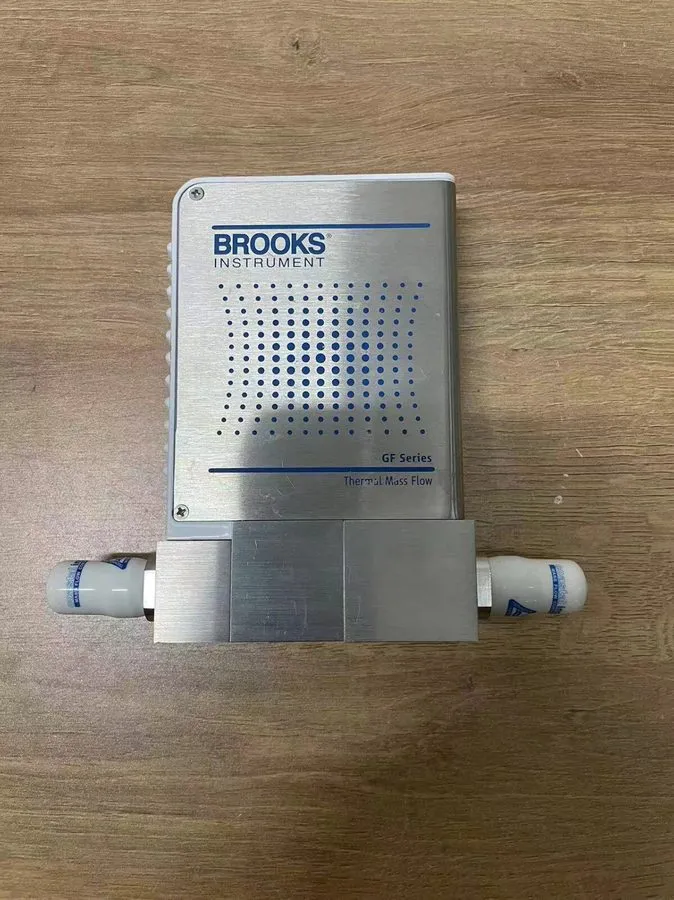 Контроллер BROOKS INSTRUMENT GF100C MASS FLOW CONTROLLER, N2,10SCCM,BROOKS PN:GF