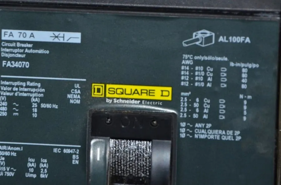 Автоматический выключатель Square D FA34070 Circuit Breaker 70A 3-Pole 480V SEE