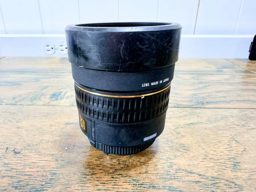 Объектив Sigma 14mm f/2.8D EX HSM Lens
