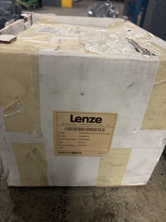 Частотный преобразователь Lenze ESMD223L4TXA Frequency Inverter Drive 480V 3Ph 2