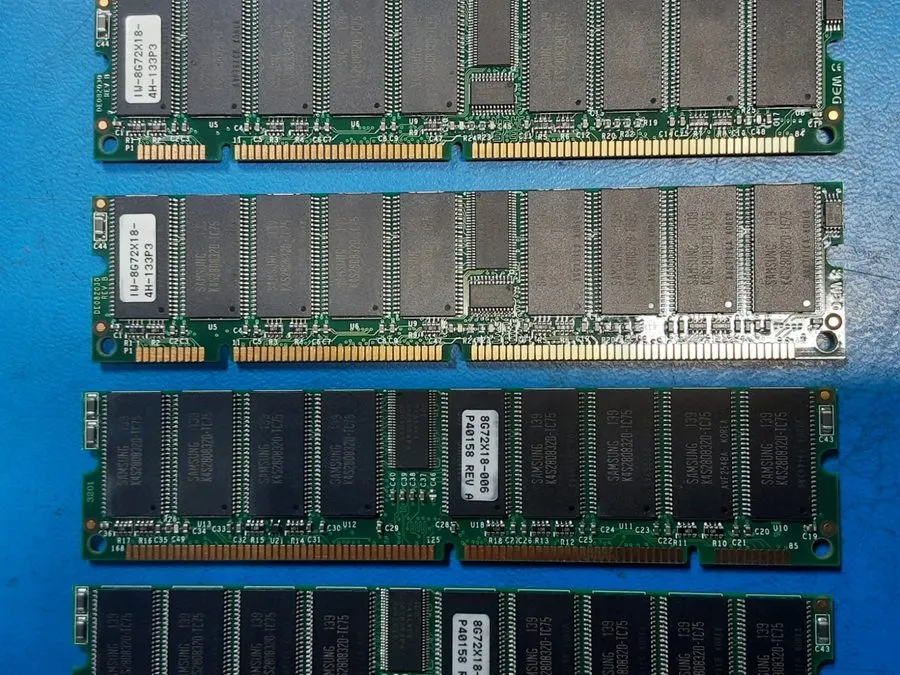 Модуль Samsung K4S280832D-TC75 256MB 54PINS 32x8 SDRAM PC133 ECC Module K4S56083 — фото лота 1