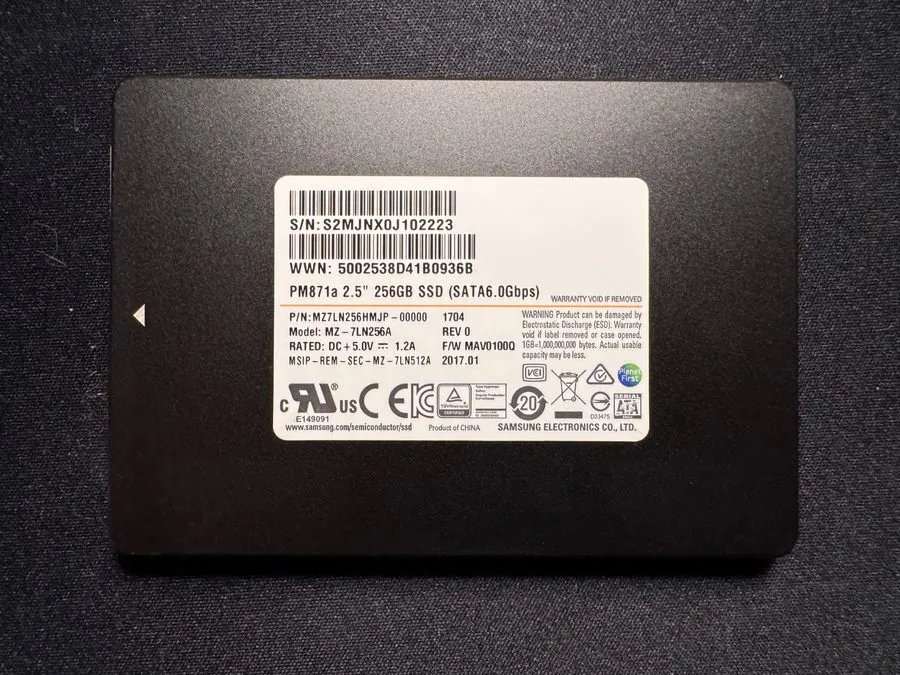 SSD-накопитель Dell Samsung PM871a 256GB SATA III 6Gb/s 2.5-Inch SSD 45W8J 045W8