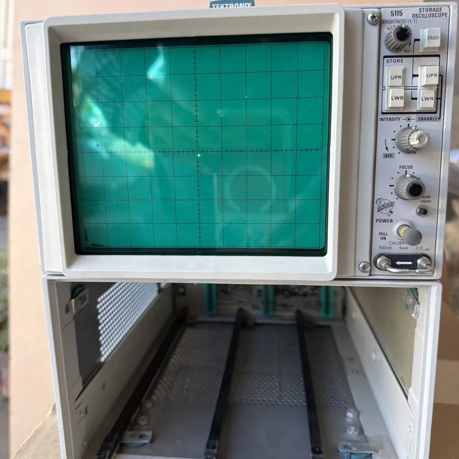 Осциллограф Tektronix 5115 Storage Oscilloscope, 2 5A15N, 5B12N — фото лота 2