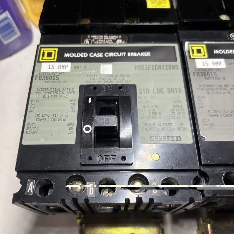 Автоматический выключатель SQUARE D FA36015 FA I-LINE 3 POLE 15 AMP 480v GREY LA