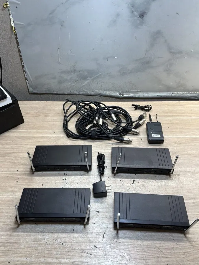 Микрофон 4 Sennheiser Freeport EM1-B wirless guitar / microphone system/JUA3785 — фото лота 1