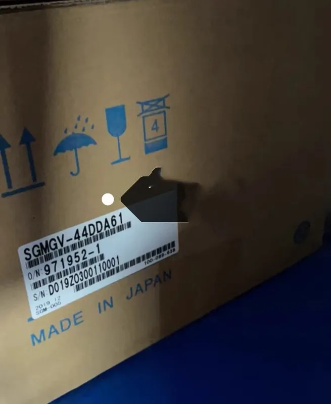 Серводвигатель YASKAWA SGMGV-44DDA61 SERVO MOTOR