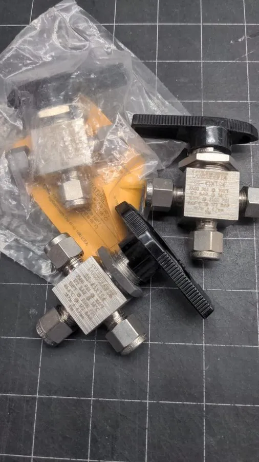 Клапан Whitey Swagelok SS-43XS4 1/4" Ball Valve 2500 PSI Stainless Steel NOD