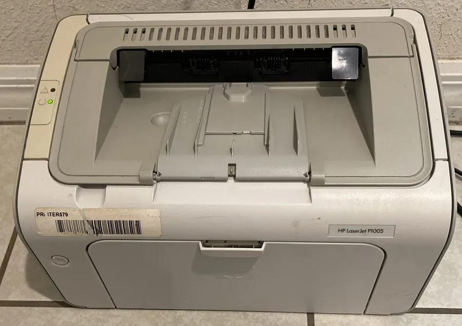 Лазерный принтер HP LaserJet P1005 Monochrome Laser Printer W/ Cables