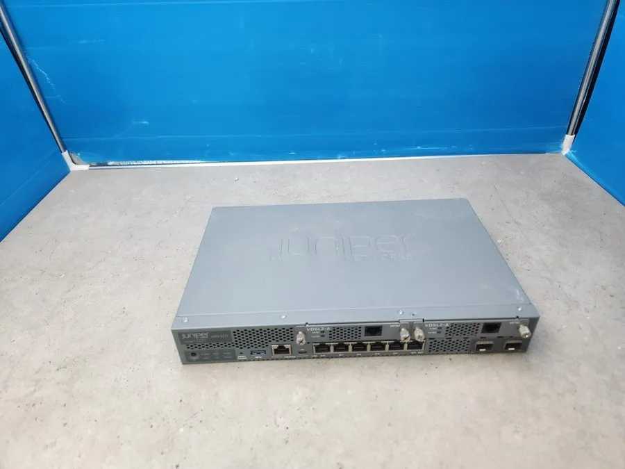 Межсетевой экран Juniper SRX320 Enterprise Firewall POE 650-065040 w/ VDSL2-A Mo