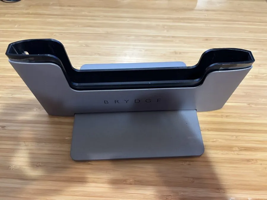 Док-станция Brydge BRY16MBP Vertical Dock — фото лота 1