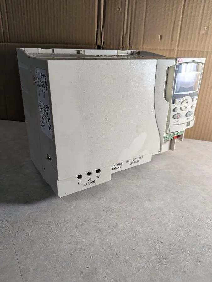 Частотный преобразователь ACS355-03U-31A0-2