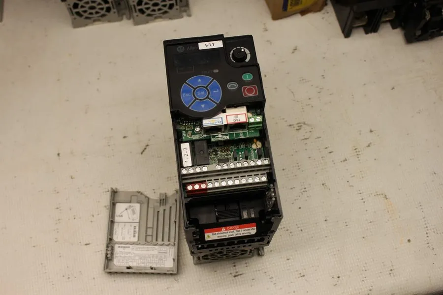 Частотный преобразователь Allen-Bradley 25B-D4P0N114 PowerFlex 525 1.5kW 2Hp AC 