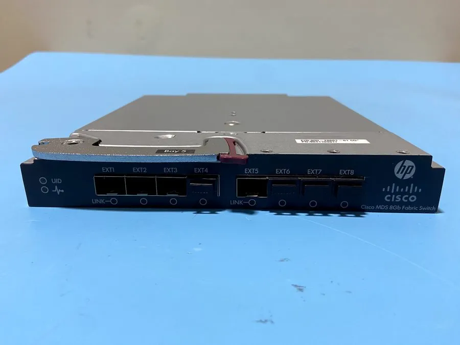 Сервер HP CISCO MDS BLADESYSTEM FABRIC SWITCH, AW563A, DS-HP-8GFC-K9