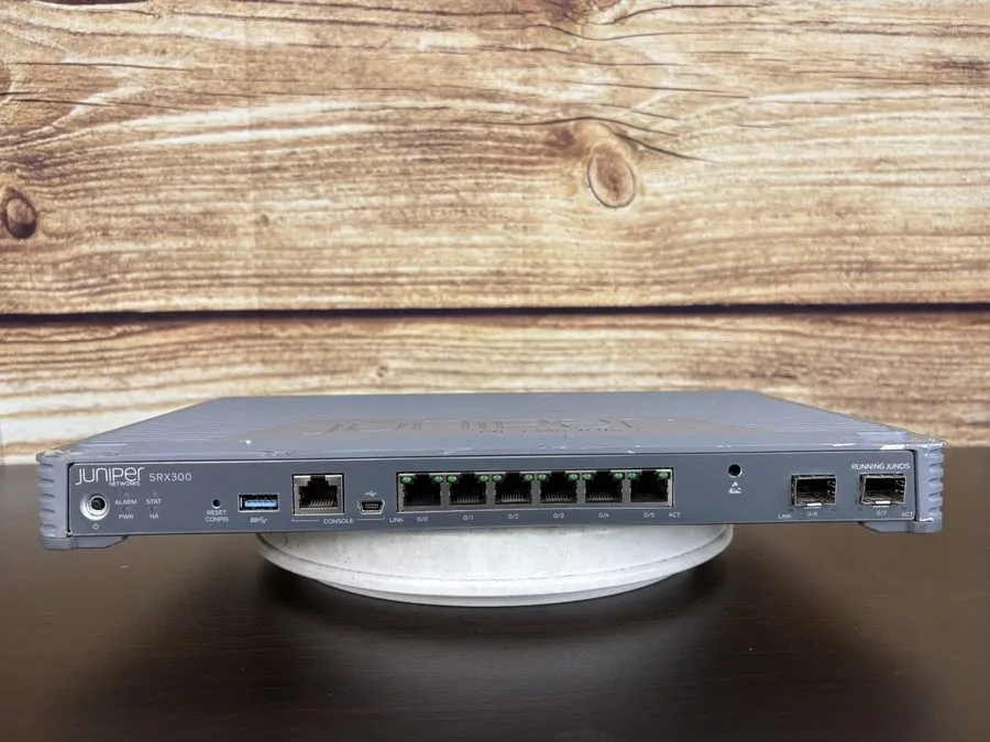Межсетевой экран Juniper Networks SRX300 Services Desktop Security Appliance