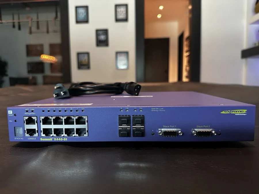 Коммутатор Extreme Networks Management Switch 16501 Summit X440-8t, 8 Port, 4 SF
