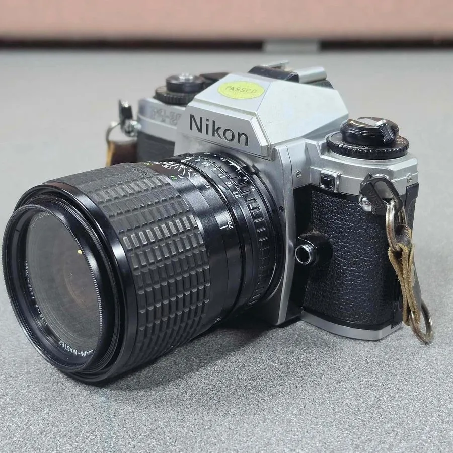 Объектив Nikon FG-20 Camera 35mm SLR With Sigma 35-70mm f2.8-4 Lens Bundle