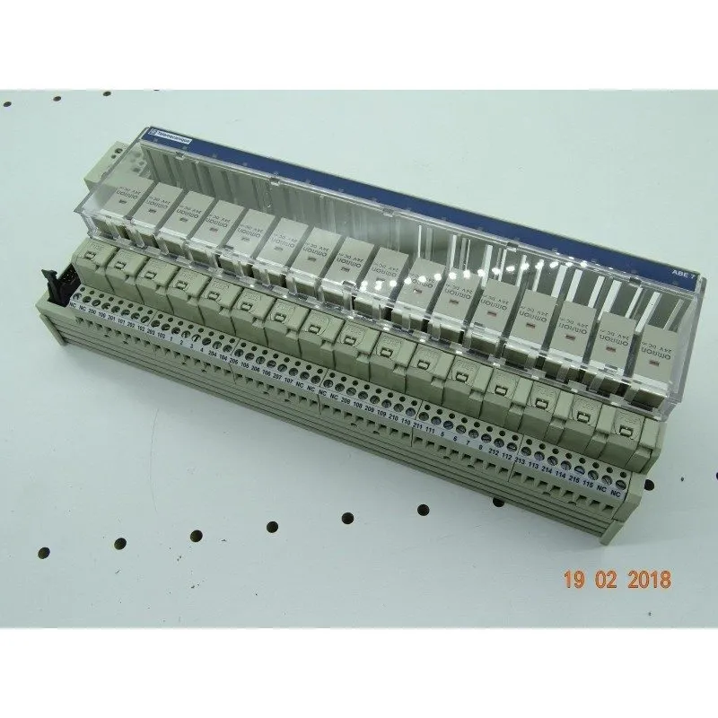 Сервер Telemecanique ABE7 R16T319 Plug-In Relay Sub-Bases Fuse + Blade Isol/Ch
