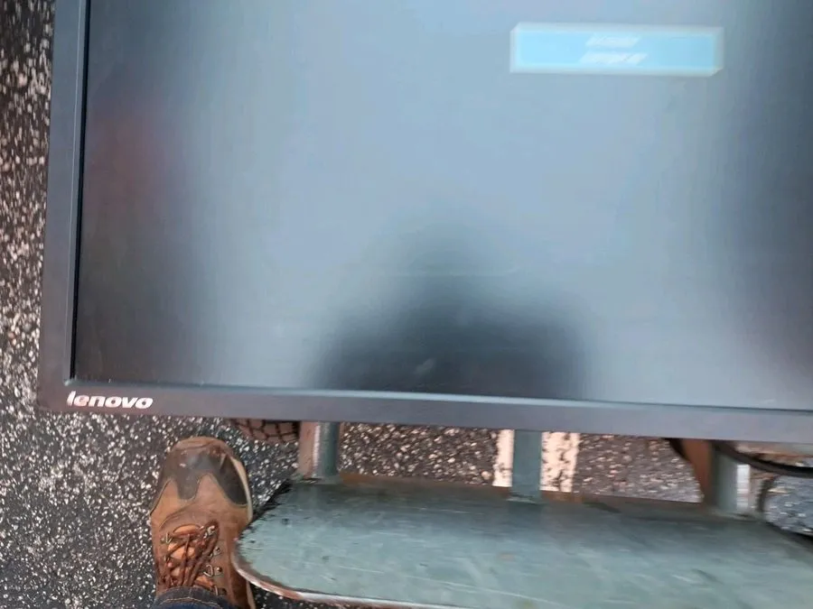 Монитор Lots Of 21 LENOVO ThinkVision T2424pA. 24" LCD VGA / DP / HDMI / USB — фото лота 1