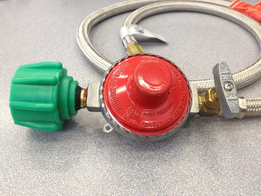 Трубопроводная арматура High pressure regulator & hose 10 psi 48" stainless hose — фото лота 1