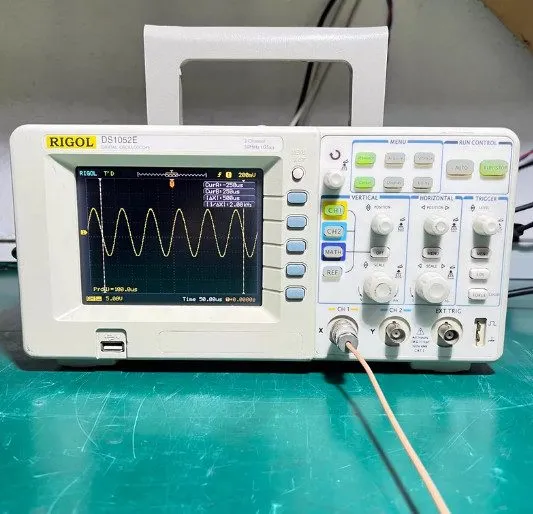 Осциллограф DS1052E 50MHz 1GSa/s 2Ch Digital Oscilloscope