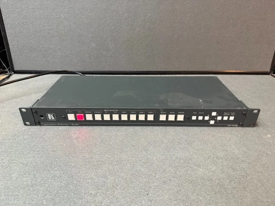 Видеокоммутатор Kramer VP-438 HDMI ProScale Presentation Digital Switcher — фото лота 1