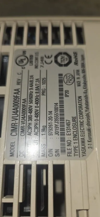 Частотный преобразователь YASKAWA V1000 INVERTER CIMR-VU4A0009FAA 380-480VAC 9.4