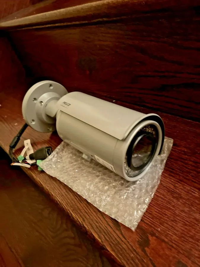 Камера Pelco Sarix IBP519-ER 5MP IR Bullet IP Camera PoE 3-9mm Lens