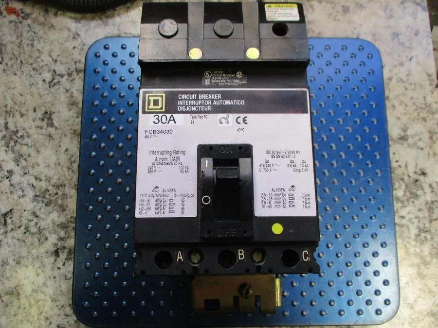 Автоматический выключатель SQUARE D 30A CIRCUIT BREAKER 480V 3-POLE FCB34030