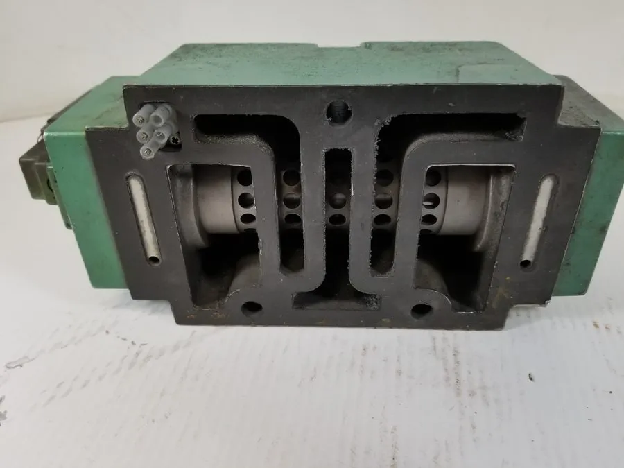Электромагнитный клапан Numatics 147BA43AM014X61 Pneumatic Solenoid Valve 24VDC