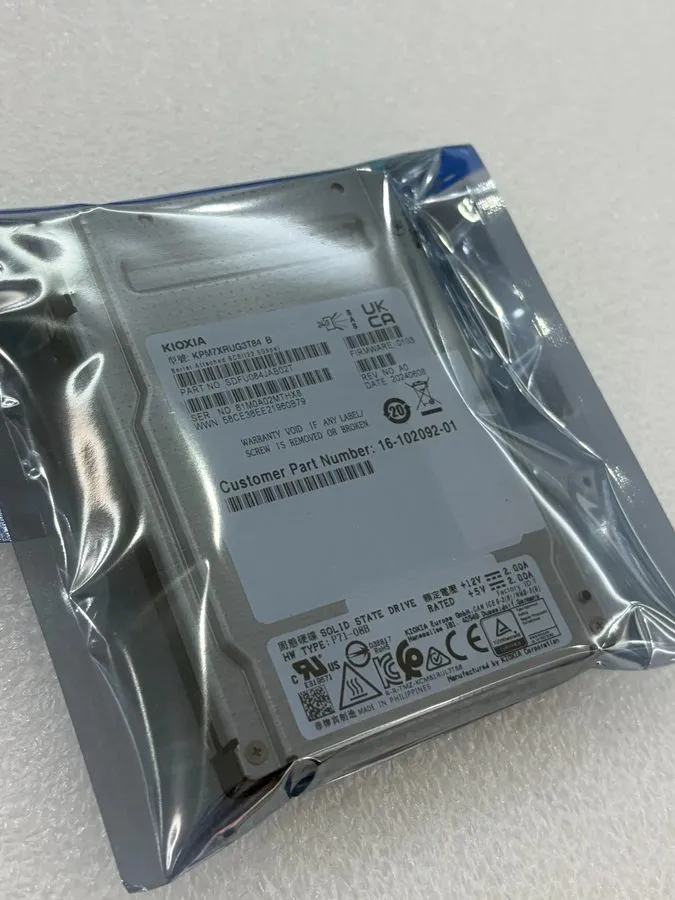 SSD-накопитель KIOXIA KPM7XRUG3T84 SDFU084JAB02T 3.84TB SAS 24Gbps SSD Solid Sta